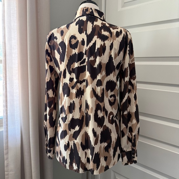 Lysse Connie Slim Button Down Top | Medium | Tan - Picture 6 of 8